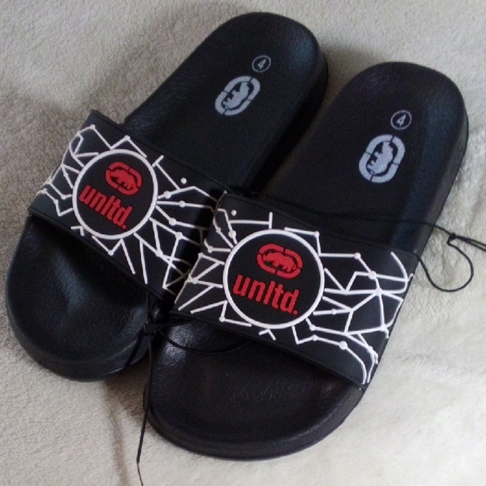 ECKO UNITD. BOYS SANDELS SIZE 4 NEW!